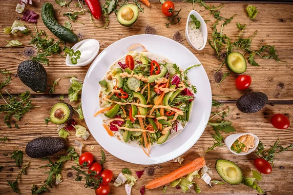 Salattortilla-Wrap — Stockfoto