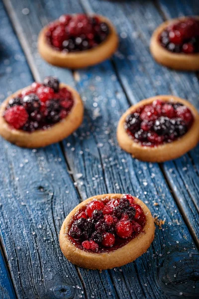 Taze berry tartlets