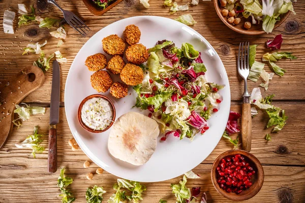 Falafel, deep fried balls of ground chickpeas — Stock Photo, Image
