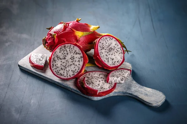 Pitahaya oder Drachenfrucht — Stockfoto