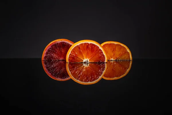 시칠리아 오렌지의 달콤한 조각 스톡 이미지