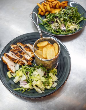 patates ile kavrulmuş et