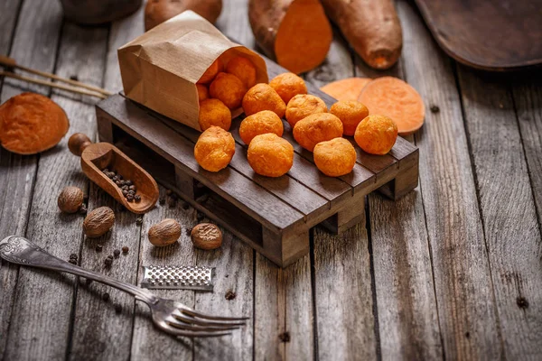 Bolas de batata-doce frita — Fotografia de Stock