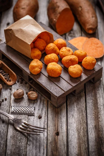 Croquetes caseiros de batata doce — Fotografia de Stock