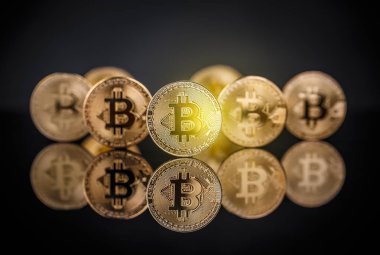 Birçok altın bitcoins