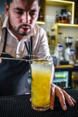 Barmen bir cam dekorasyon