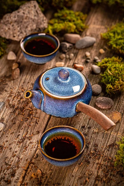 Ciepła filiżanka herbaty z drewna — Zdjęcie stockowe
