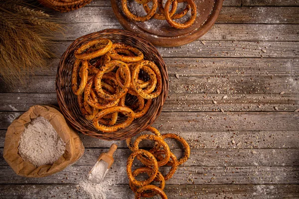 Salty hard round pretzels — Stock Photo, Image