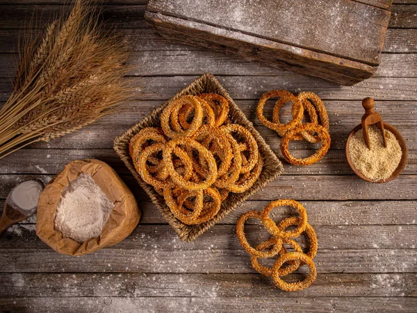 Pretzels Duros Con Semillas Sésamo Vista Superior — Foto de Stock