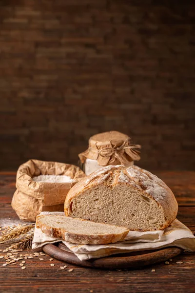 Pane di pasta madre tagliato artigianalmente — Foto Stock