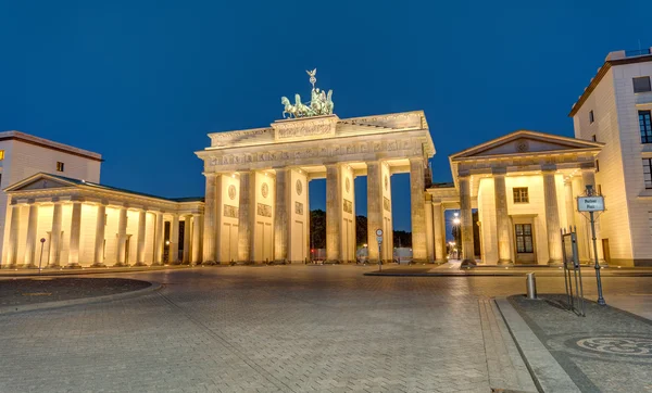 The famous Brandenburg Gate in Berlin — Stock Photo, Image