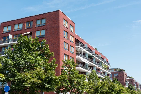Casas de apartamentos modernas rojas —  Fotos de Stock