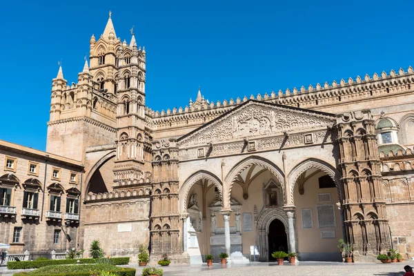 Detalhe da catedral em Palermo — Fotografia de Stock