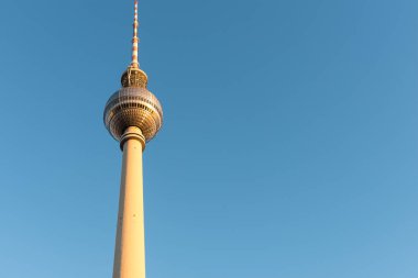 Akşam Berlin'de Tv Kulesi
