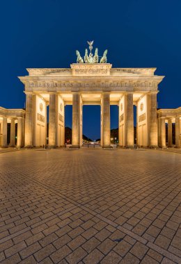 Berlin gece Brandenburger Tor