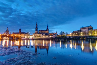 Dresden ünlü manzarası, gece