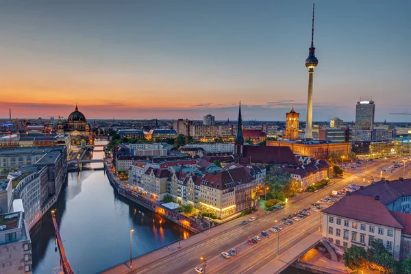 Le cœur de Berlin après le coucher du soleil — Photo