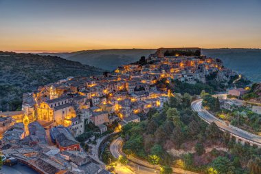 Ragusa Ibla güneş doğmadan önce Sicilya'da