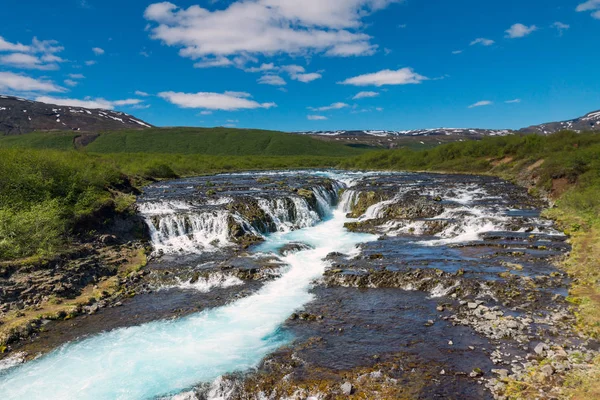 Den vackra Bruarfoss vattenfallen på Island — Stockfoto