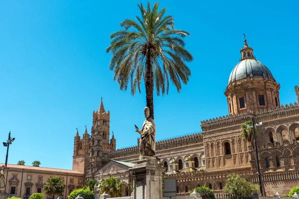 A grande catedral de Palermo — Fotografia de Stock