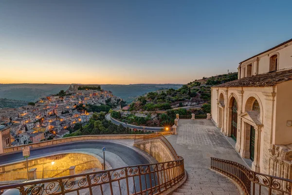 Ragusa Ibla sabahın erken saatlerinde Sicilya — Stok fotoğraf