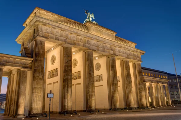 Na odwrocie Brandenburger Tor w nocy — Zdjęcie stockowe