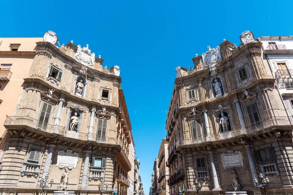 Dois dos quatro Quattro Canti em Palermo — Fotografia de Stock