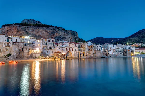 Cefalu in Sicily after sunset — Stock Photo, Image