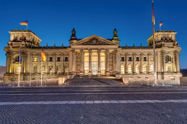 Το διάσημο reichstag στο Βερολίνο — Φωτογραφία Αρχείου