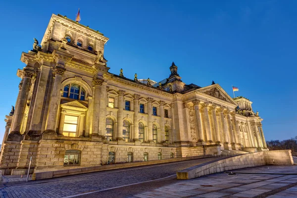 A fachada do Reichstag em Berlim — Fotografia de Stock