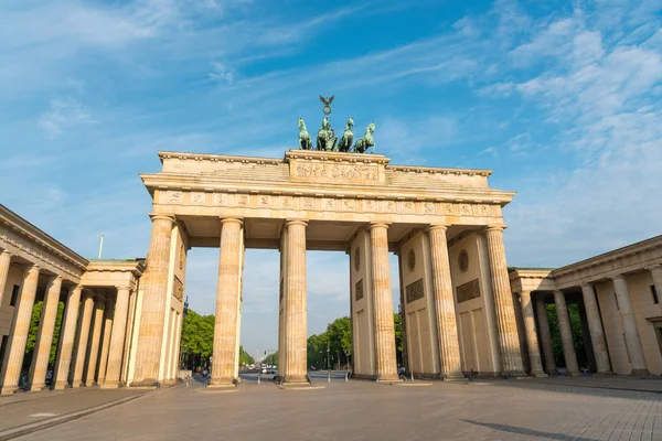 De brandenburger tor in Berlijn — Stockfoto