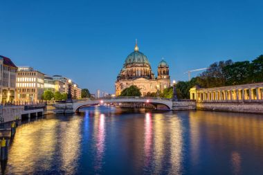 Nehir Spree, Berlin Katedrali