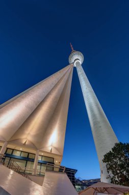 Farklı bir görünümü de Berlin Tv Kulesi