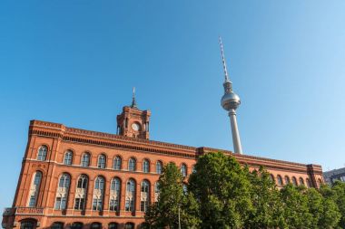 Televizyon Kulesi ve Berlin Belediye