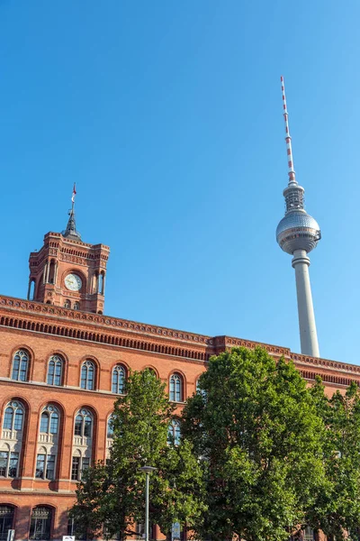 市庁舎とベルリン テレビ塔 — ストック写真