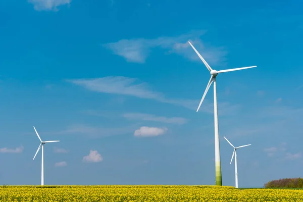 Větrná energie ve venkovských Německo — Stock fotografie