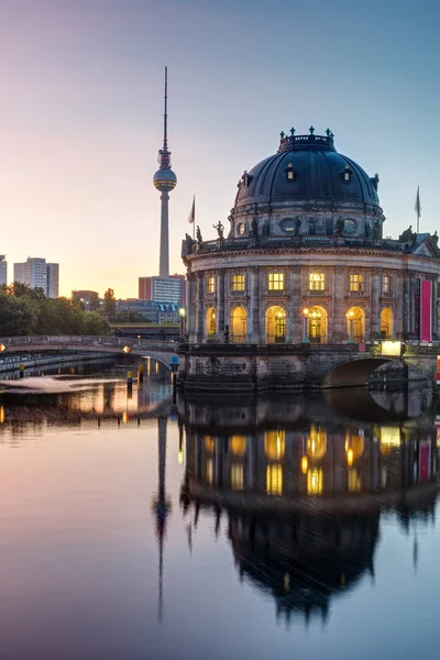 El Museo Bode y la Torre de Televisión de Berlín —  Fotos de Stock