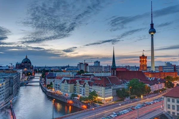 유명한 텔레비전 타워와 베를린의 중심 — 스톡 사진