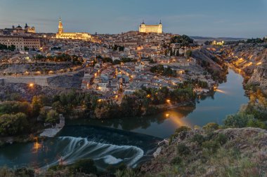 İspanya Toledo'da görünümünü Tagus Nehri ile