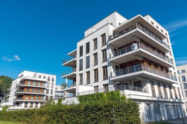 Berlin, Almanya 'da modern beyaz çok aile evleri görüldü