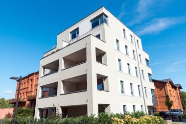 Modern beyaz townhouse Berlin, Almanya'da görüldü