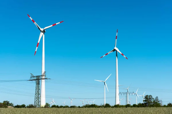 Windwheels Потужність Ліній Електропередач Бачили Сільській Німеччини — стокове фото