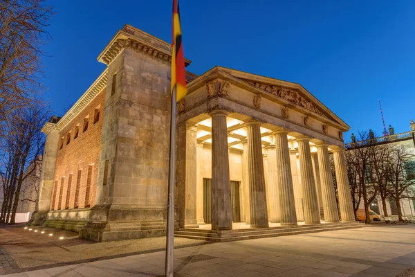 Neue Wache Berlin Éjszaka — Stock Fotó