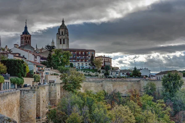 Donkere Wolken Boven Kathedraal Van Segovia Spanje — Stockfoto