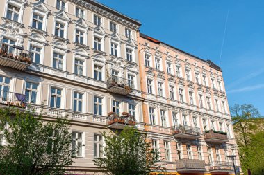 Güzel eski konut inşaatı, Berlin, Almanya Prenzlauer Berg bölgesinde görülen geri