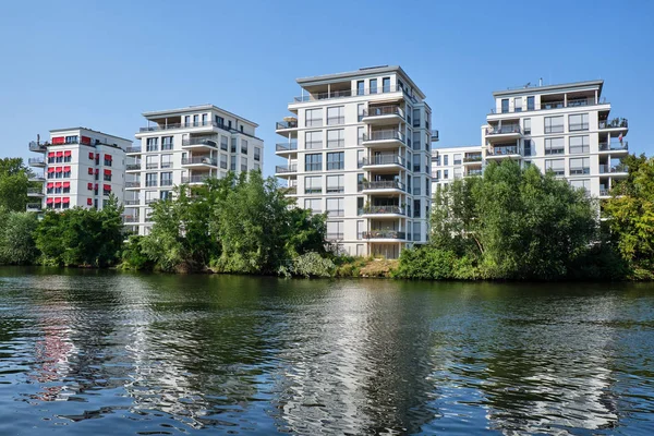 Apartamentos Contemporâneos Rio Spree Berlim Alemanha — Fotografia de Stock