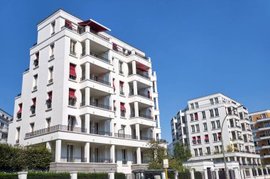 Berlin 'in Prenzlauer Berg semtinde çağdaş apartmanlar