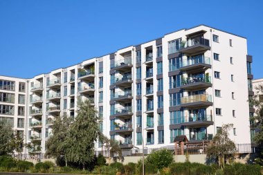 Berlin, Almanya 'da kiralık daireleri olan modern bir bina