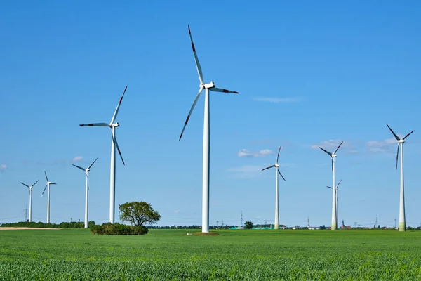 Turbinas Eólicas Modernas Campo Maíz Visto Alemania — Foto de Stock