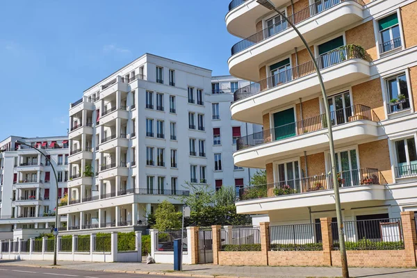 Edificios Apartamentos Contemporáneos Vistos Distrito Prenzlauer Berg Berlín Alemania — Foto de Stock